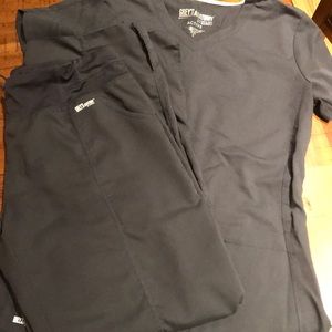 Grey’s Anatomy Active scrub set